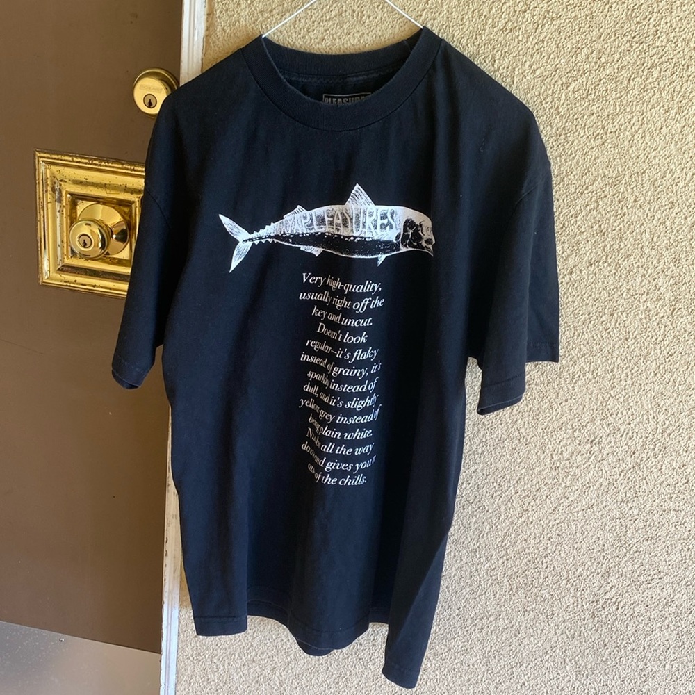 MENS PLEASURES BLACK SHIRT SIZE LARGE 100% COTTON🐟🐠🎣🖤👕👚